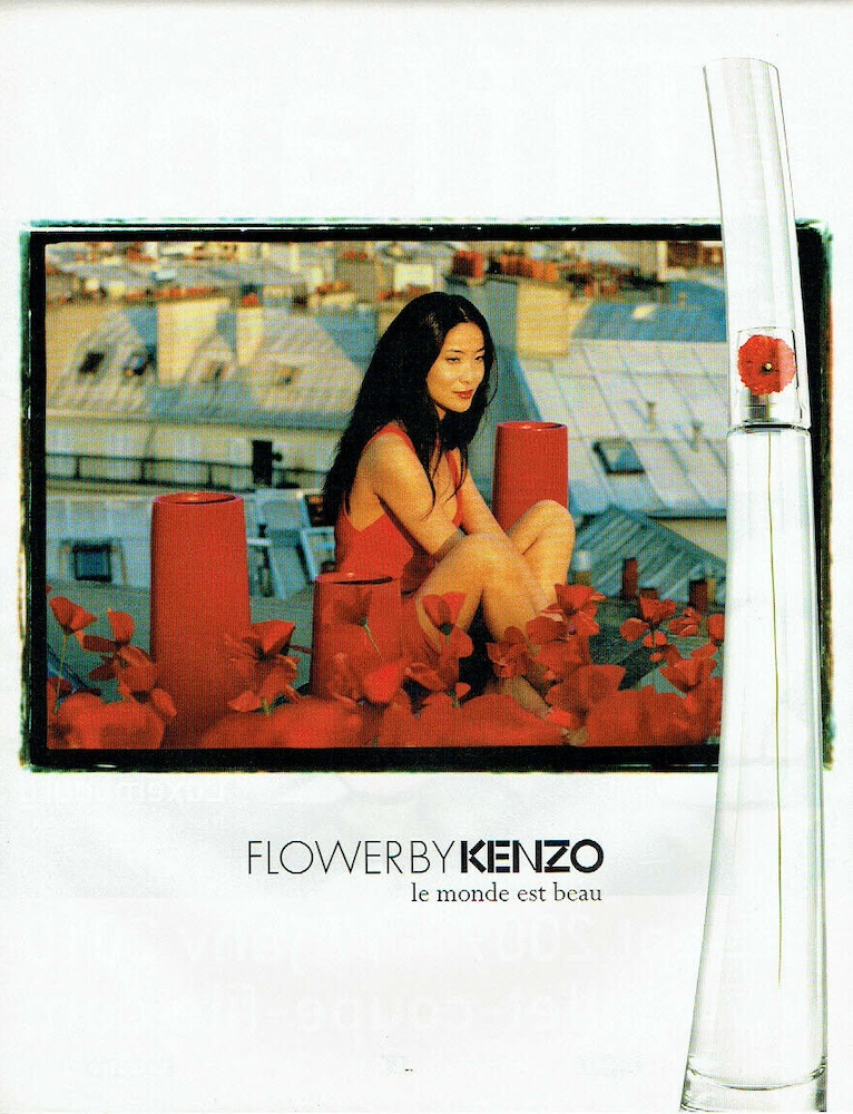 Publicité Kenzo - Flower by Kenzo - Parfum - Femme sur les toits de Paris - 2009