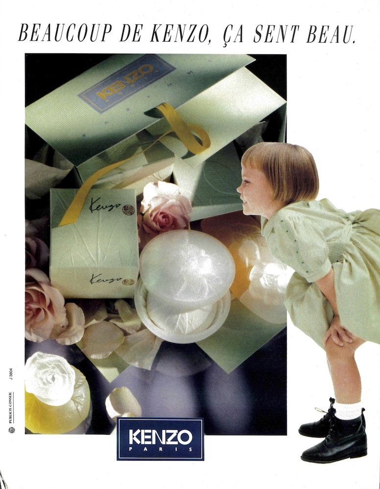 Publicité Kenzo - Beaucoup de Kenzo ça sent beau - Fillette penchée regarde l'emballage et le parfum - Agence Publicis  - 1991