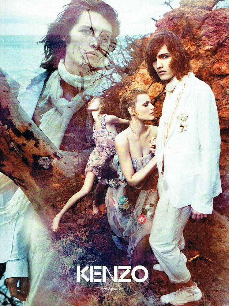 Publicité Kenzo - Prêt à porter - 2009 - Un homme et  deux femmes - Effets surimpression