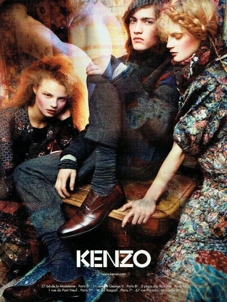 Publicité Kenzo - Prêt à porter - 2009 - Homme et deux femmes - Effets surimpression
