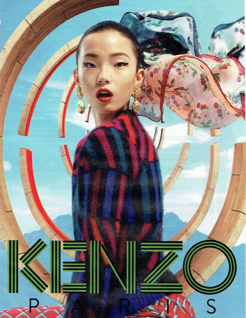 Publicité Kenzo - Prêt à porter - Femme semble se tourner vers nous avec stupeur - 2012