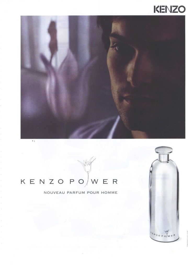 Publicité Kenzo - Parfum Kenzo Power - Homme avec femme devant une fenêtre dans le fond - Parfum masculin - 2008
