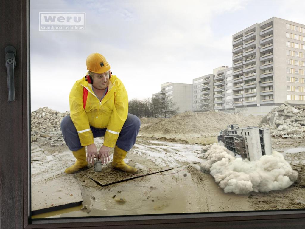 Publicité Weru - Fenêtre contre le bruit - Homme faisant exploser un mini bâtiment - Agence Scholz&Friends - 2010