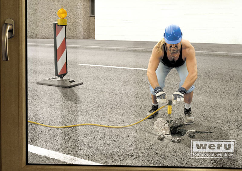 Publicité Weru - Fenêtre contre le bruit - Ouvrier utilisant un mini marteau-piqueur - Agence Scholz&Friends - 2004