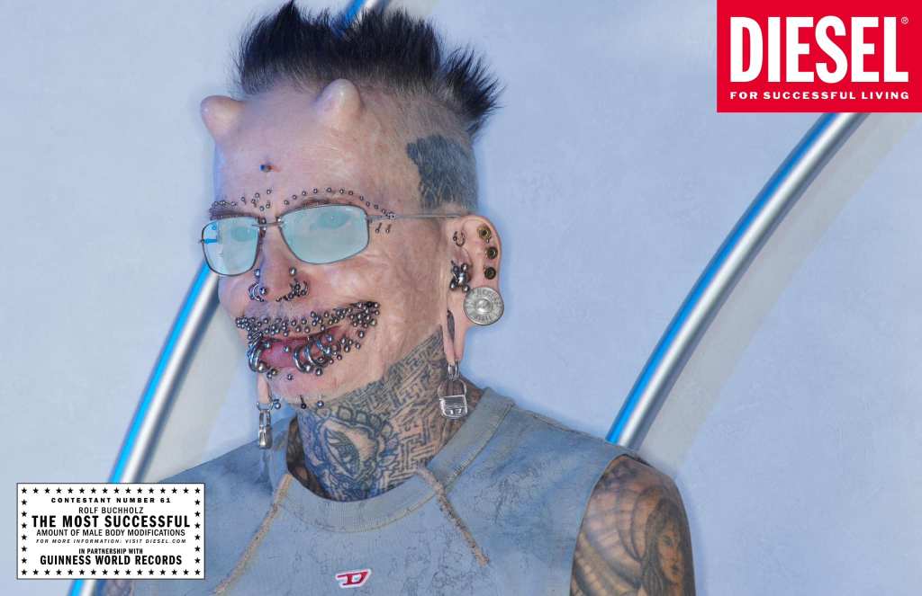 Publicité Diesel - Collection Printemps Été 2024 - The most successful - Guinness World Record -  Rolf Buchholz - Amount of male body modifications