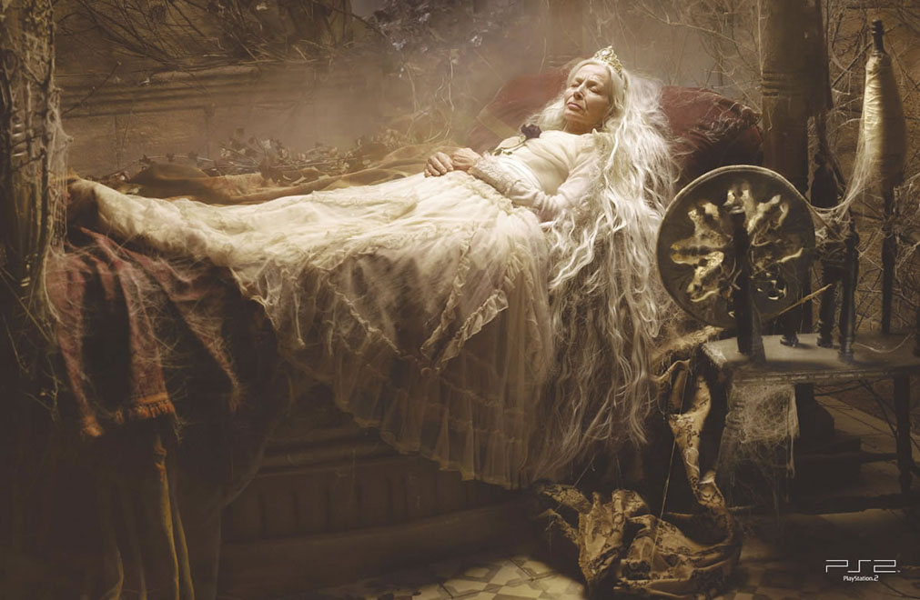 Publicité Playstation - PS2 - Une princesse endormie attend désespérément son prince charmant  - Agence TBWA - France