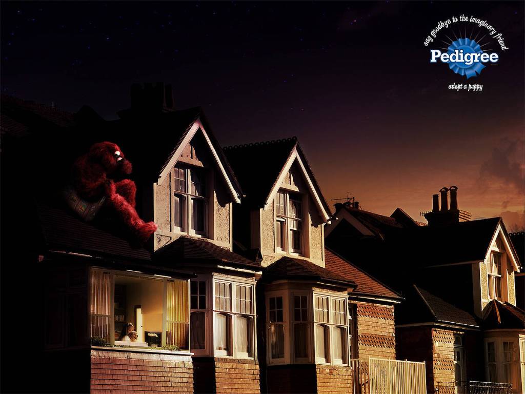 Publicité Pedigree - Adopt a puppy - Say goodbye to the imaginary friend- Une fillette regarde par la fenêtre avec son chien - L'ami imaginaire est assis sur le toit avec sa valise - Miami Ad School - Brésil 2010