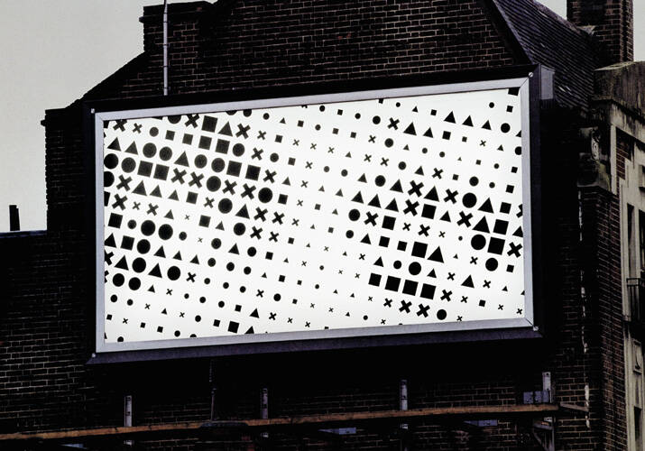 Publicité Playstation - Affiche - Les pictogrammes de la marque Playstation forment un regard apeuré si l'on regarde de loin