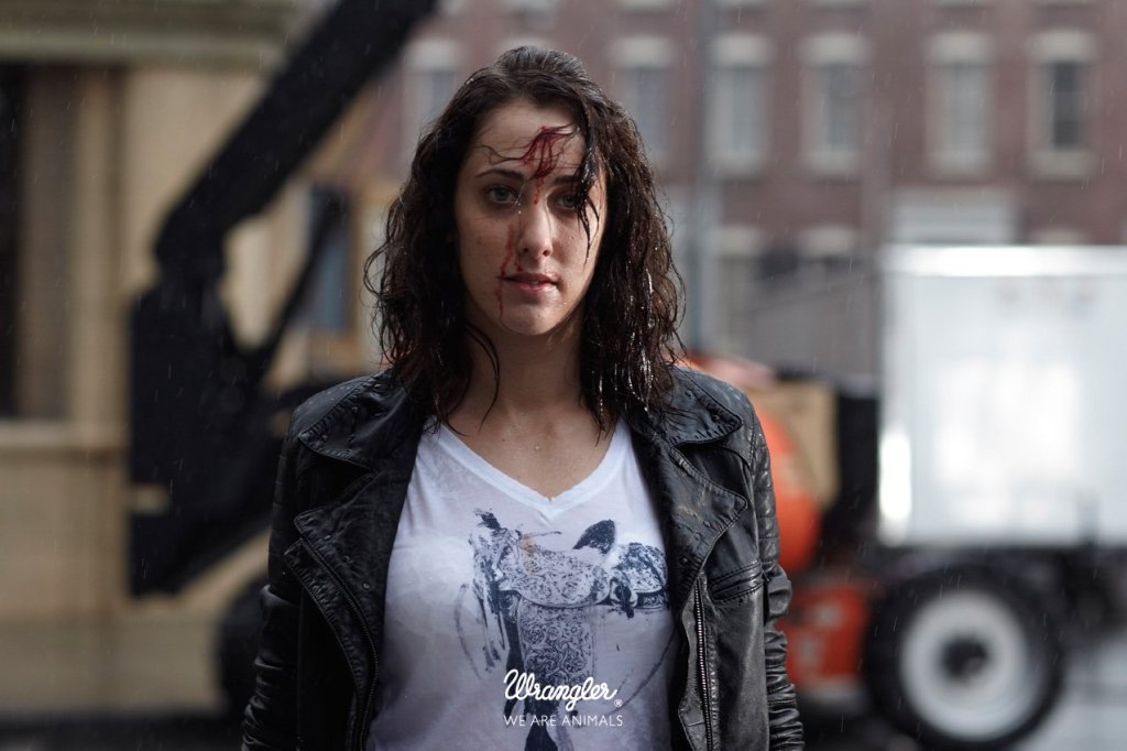 Publicité Wrangler - We are animals - Stunt - Femme blessée au front- Agence Fred&Farid - France - Photographe Cass Berd