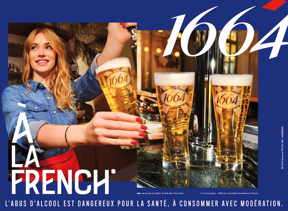Publicité 1664 - A la French - Bière blonde - Léa, serveuse au Saint André des Arts à Paris - Agence Homerun - France - 2026