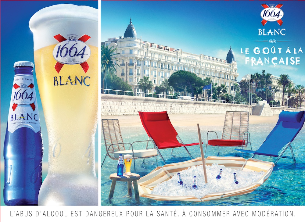 Publicité 1664- Le goût à la française - Blanc - Cannes - Transats et bières dans un parasol retourné - Agence Fred&Farid - 2013-2014 - 320x240