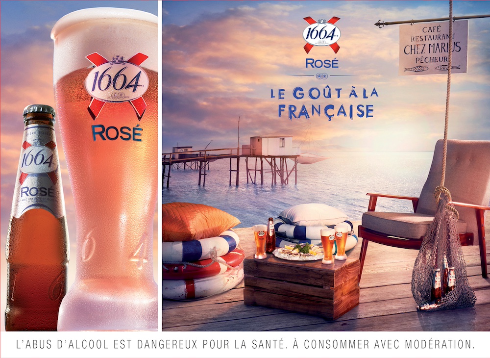 Publicité 1664- Le goût à la française - Rosé - Cabane pêcheur - Café chez Marius - Verres sur caisse en bois - Agence Fred&Farid - 2013-2014 - 320x240