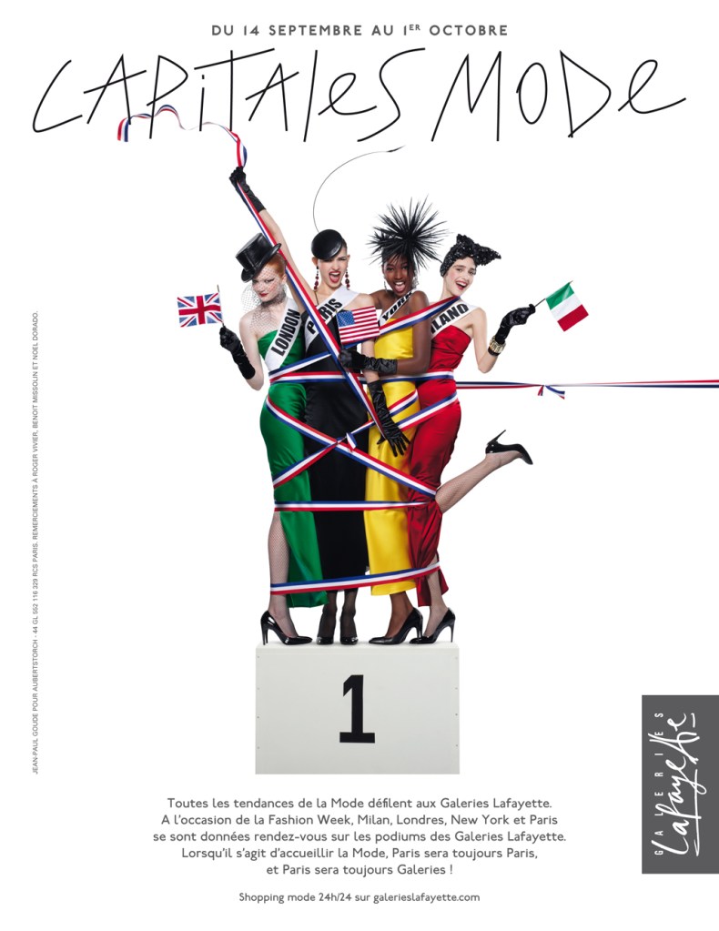 Publicité Galeries Lafayette - Capitales Mode - 4 femmes de nationalité différente sur la marche la plus haute du podium - Agence Aubert Storch associés - Jean Paul Goude