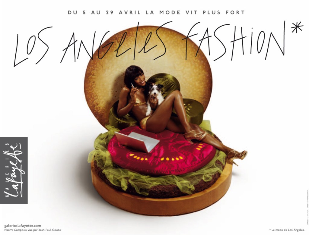 Publicité Galeries Lafayette - Los Angeles Fashion - Naomie Campbell allongée sur un divan en forme de hamburger avec son chien - Agence Aubert Storch associés - Jean Paul Goude