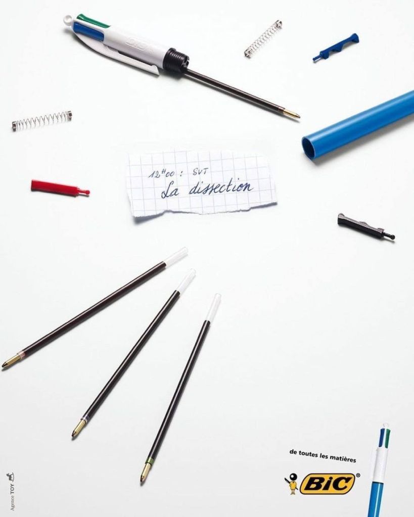 Publicité Bic - 4 Couleurs - De toutes les matières - 12h - SVT - La dissection - Un stylo complètement démonté - Agence Toy - 2011