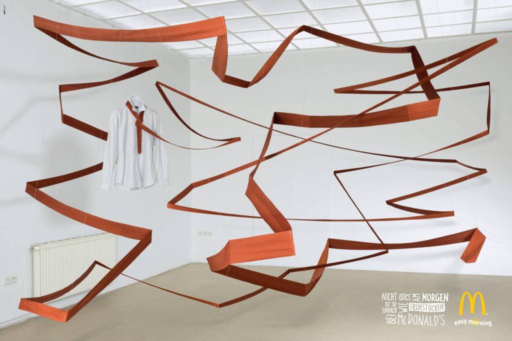 Publicité McDonald's - Easy Morning - Difficile de mettre sa cravate le matin sans petit déjeuner — Agence DDB Tribal - Autriche - 2012