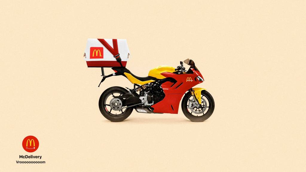 Publicité McDonald's - McDelivery - Vrooooooom - Une moto avec un packaging de burger sur l'arrière - Evolve Studio - Égypte - 2020