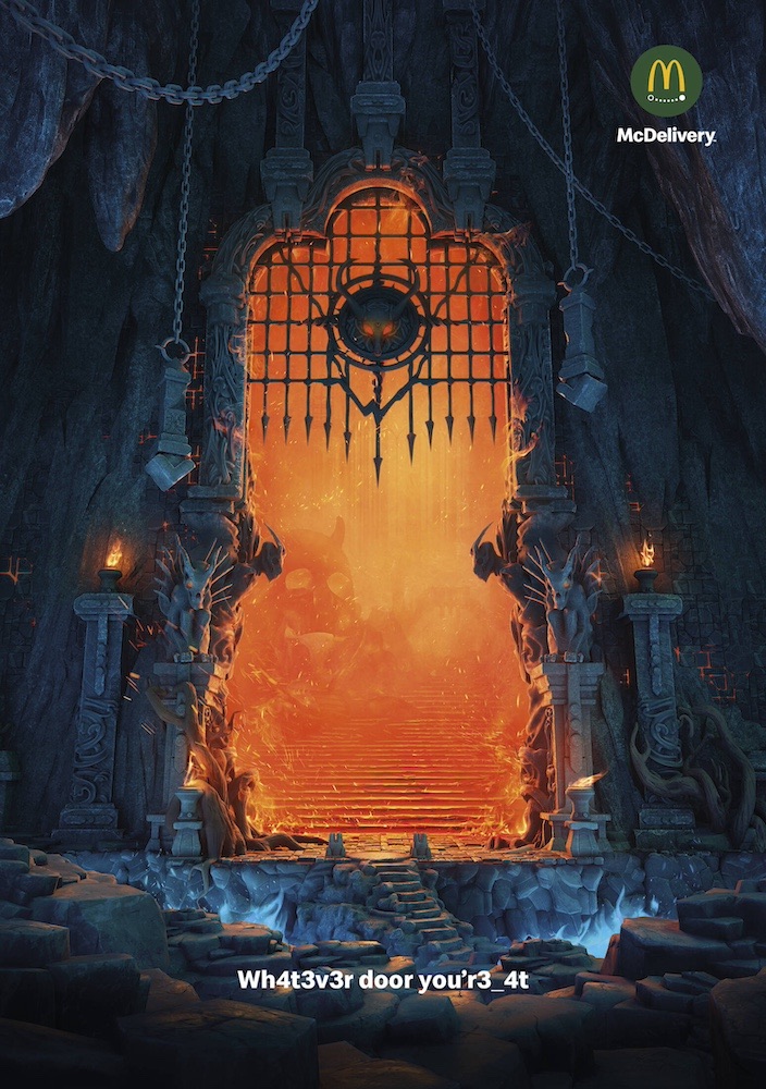 Publicité McDonald's - McDelivery - Wh4t3v3r door you'r3_4t - Porte d'un château inquiétant - Agence DDB - République Tchèque - 2020