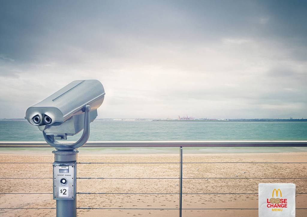 Publicité McDonald's - Loose change Menu - Les jumelles payantes a le regard triste, se sentant abandonné - Agence DDB - Australie - 2013