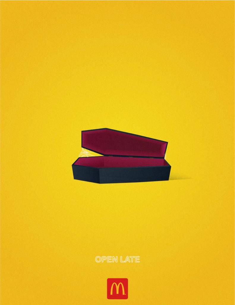 Publicité McDonald's - Halloween - Open Late - Le vampire est sortie de son cercueil pour aller chez McDo -Agence Orson - CostaRica - 2019
