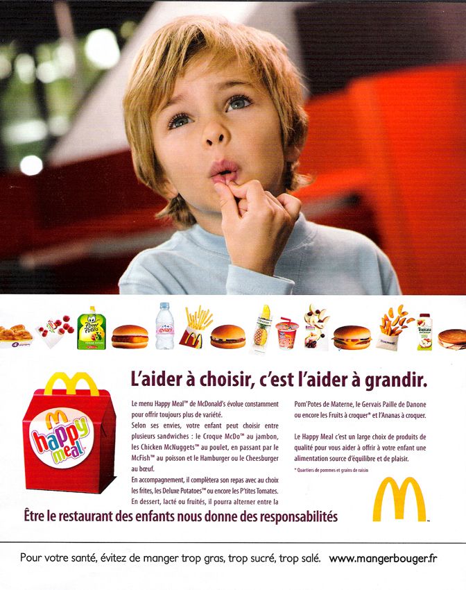 Publicité McDonald's - Happy Meal - L'aider à choisir, c'est l'aider à grandir - Un enfant souffle sur ses doigts
