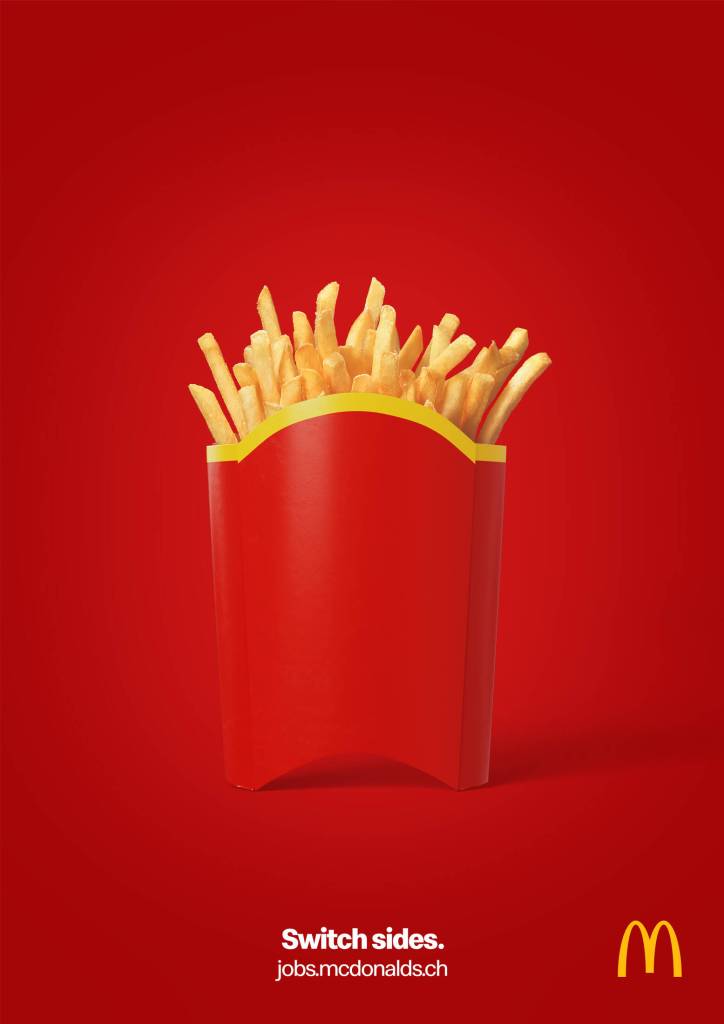 Publicité McDonald's - Recrutement - Switch Sides - Packaging de frites de dos - Agence TBWA - Suisse - 2023